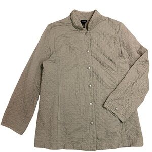 Eileen Fisher organic cotton quilted snap jacket in a taupe. Size M